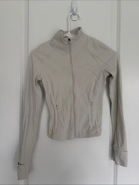 Lululemon Define Cropped Jacket *Nulu color Bone size 2